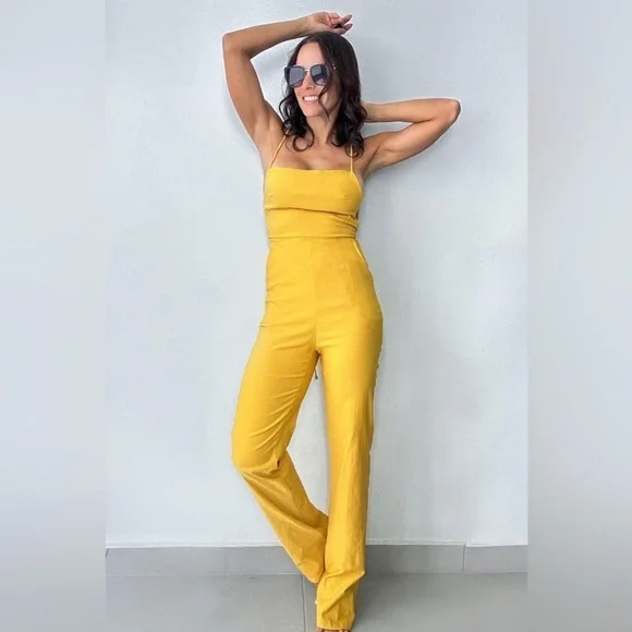 NWT-Stretch Fabric Sleeveless Crisscrossed Back Jumpsuit - Picture 3 of 13